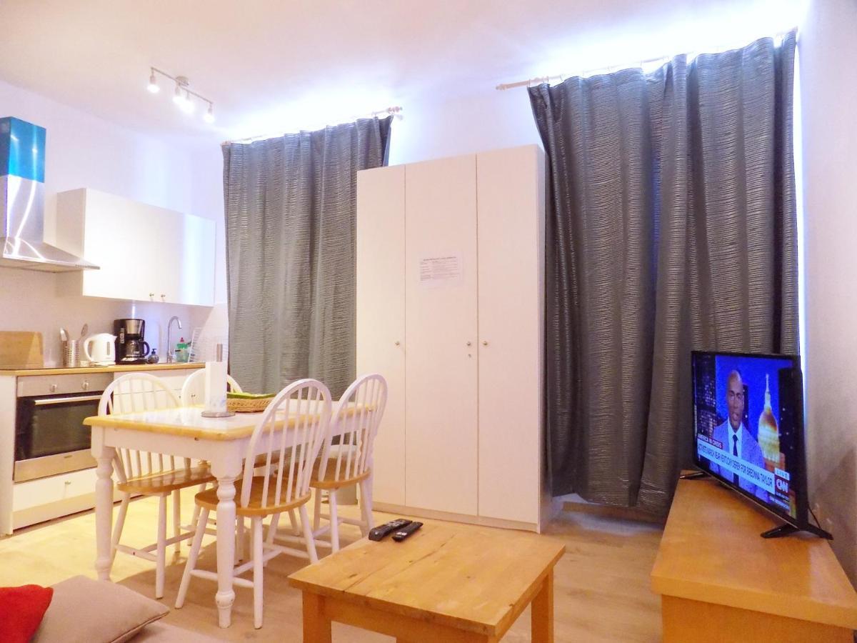 La Lodelinsartoise - Meuble De Vacances 3 Cles Charleroi Eksteriør bilde